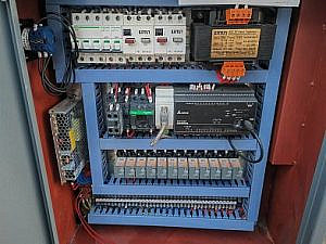 Фото 18 - MetalTec BS 300 ZA автоматический колонный ленточнопильный станок.