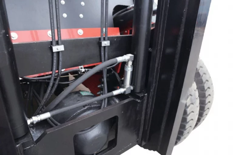 Фото 5 - Погрузчик вилочный дизельный EP Equipment CPCD100T8 OPTIMAL SERIES (Isuzu, 2W300, POS, PT, кабина с отопителем).