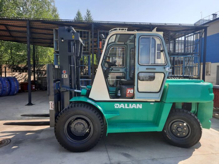 Фото 2 - Вилочный погрузчик Dalian CPCD80FD.